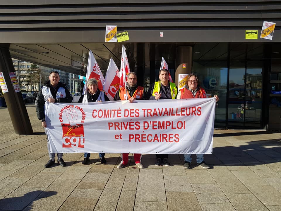 DISTRIBUTION DE TRACTS